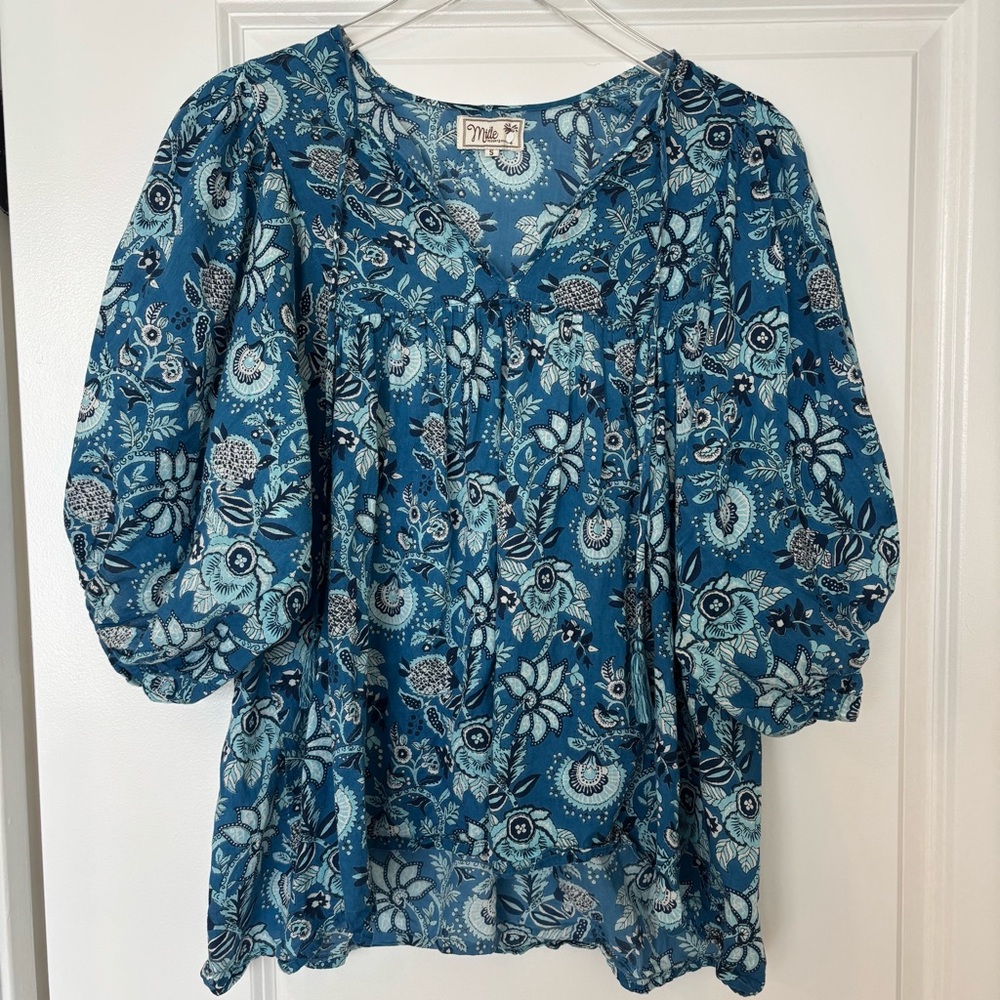 MILLE 
Floral Blue Women's Top